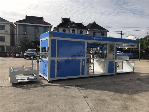 如何更換全自動吸塑機的真空泵油？