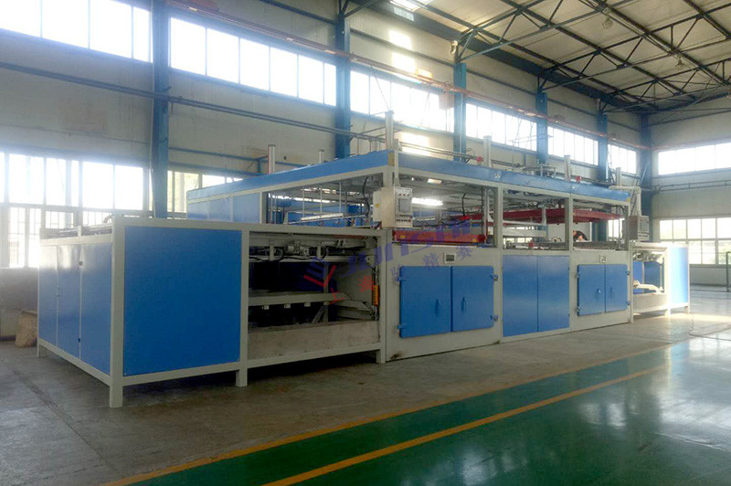 雙頭自動<a href=http://www.zhangchaohua.cn/ target=_blank class=infotextkey>吸塑機</a>.jpg