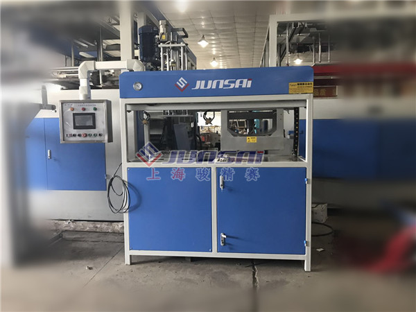 真空吸塑機有四個必不可少的工藝步驟